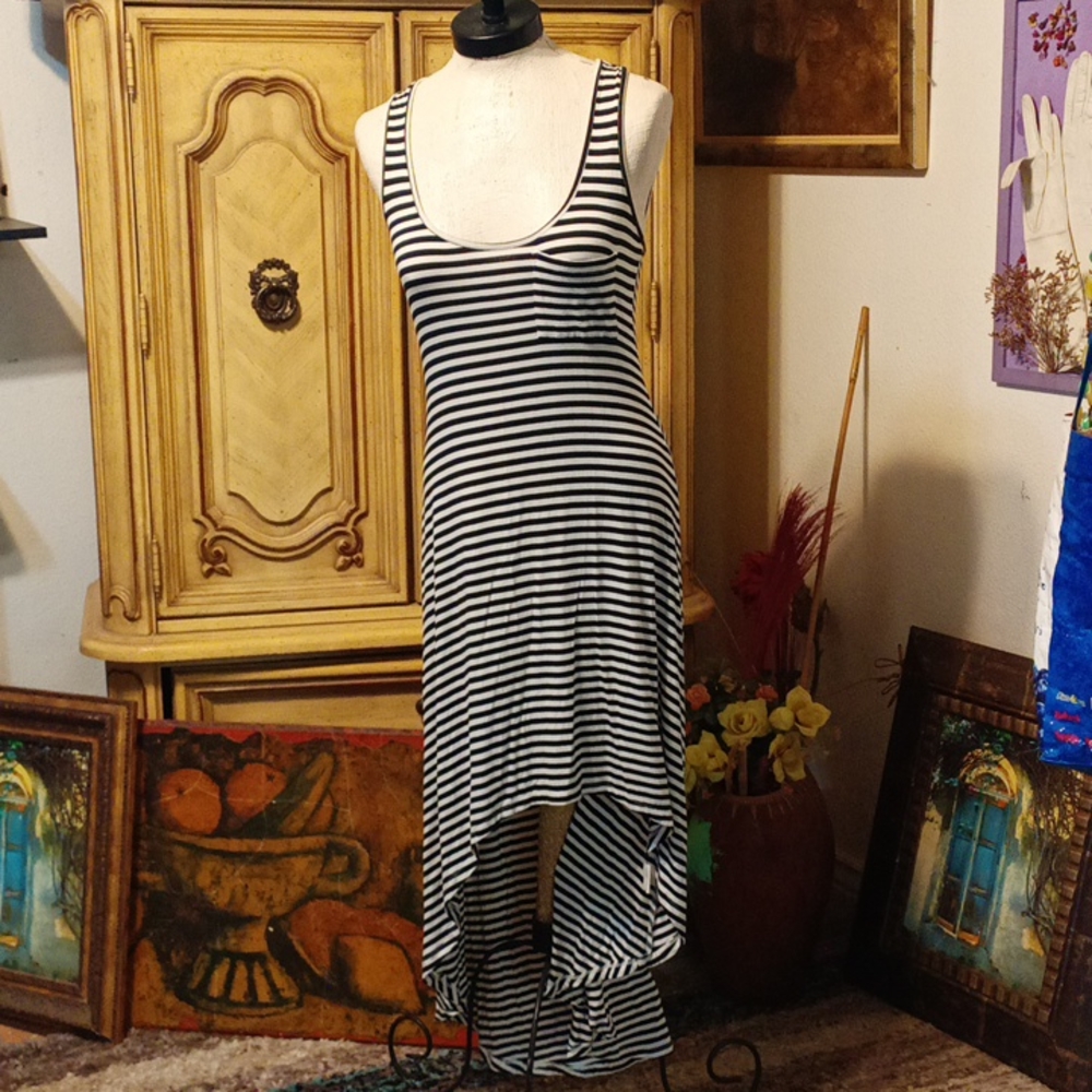Womens Long Maxi Dress Black n White horizonal Stripes sz M BEBE
